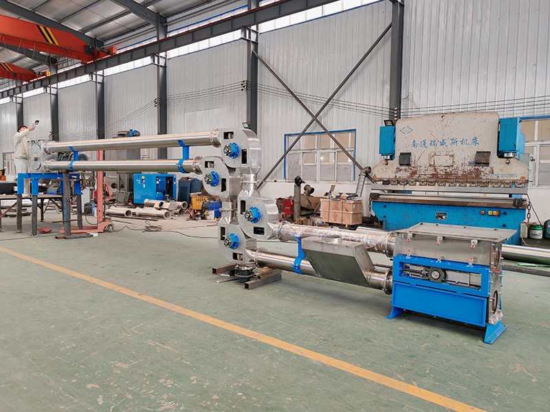 管鏈（liàn）輸送機（jī）